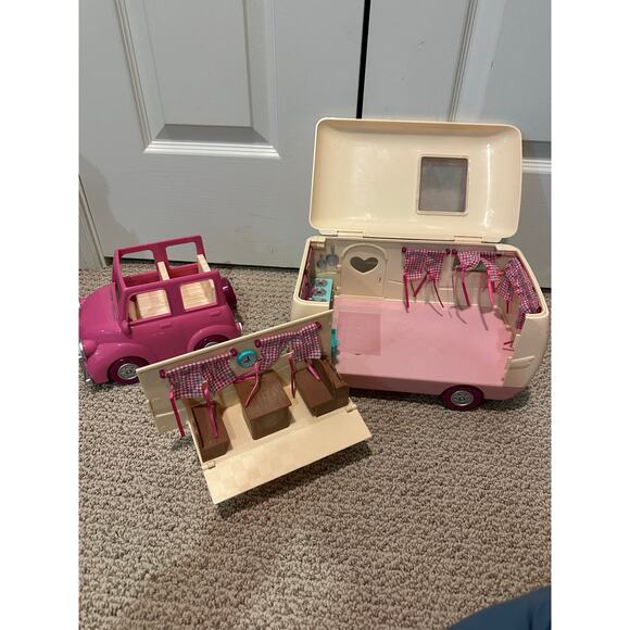 Target Lil Woodzeez camper set with car - Picture 1 of 5